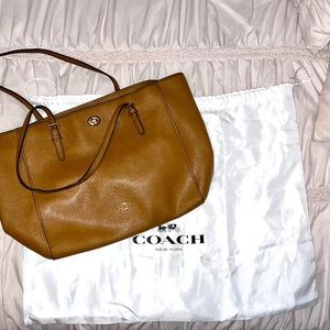 Coach all leather tote, Tan/Neutral color bag with duster